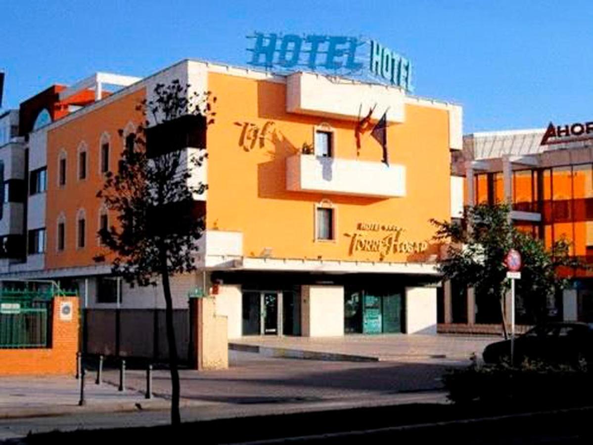Aeropuerto Madrid Torre Hogar Premium 호텔 토레용드아르도즈 외부 사진